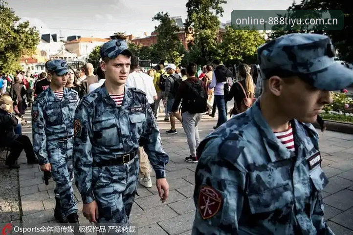 英国警员赴美安保大幅缩减：世界杯安保策略深度分析与影响解读